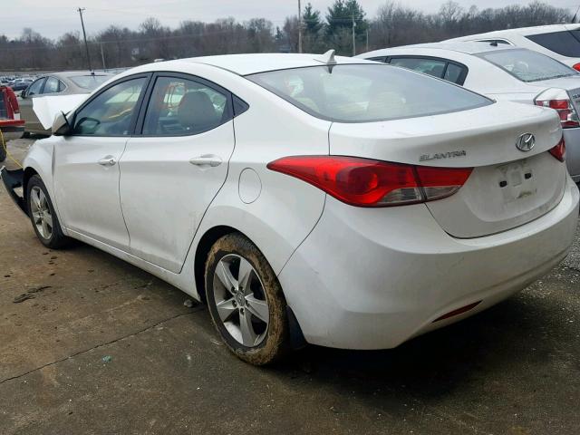 5NPDH4AE1CH126998 - 2012 HYUNDAI ELANTRA GL WHITE photo 3