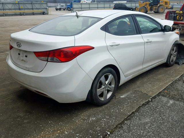 5NPDH4AE1CH126998 - 2012 HYUNDAI ELANTRA GL WHITE photo 4