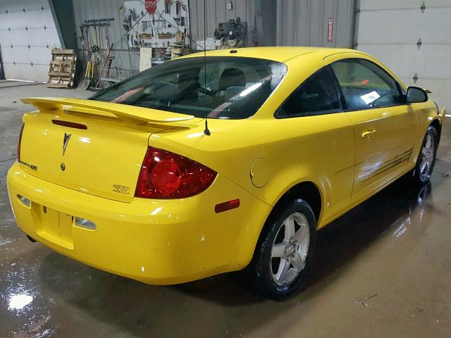 1G2AL15F677415943 - 2007 PONTIAC G5 YELLOW photo 4