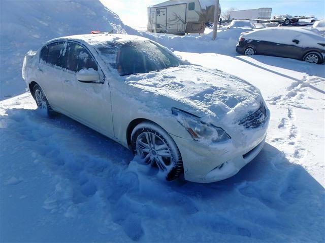 JN1CV6AR2DM353923 - 2013 INFINITI G37 WHITE photo 1