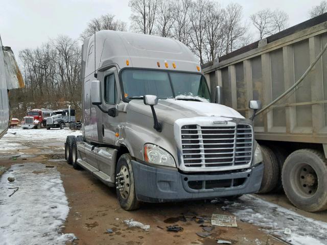 1FUJGLDR9CLBU1139 - 2012 FREIGHTLINER CASCADIA 1 SILVER photo 1