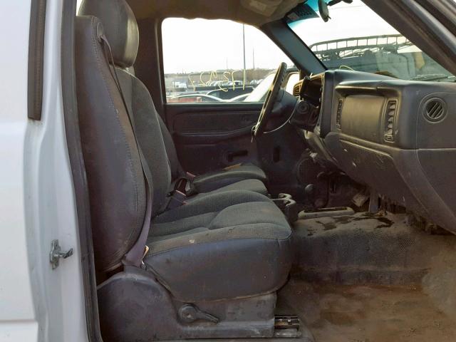 1GCHK24UX6E252940 - 2006 CHEVROLET SILVERADO WHITE photo 5