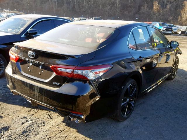 4T1B61HK0JU070171 - 2018 TOYOTA CAMRY XSE BLACK photo 4