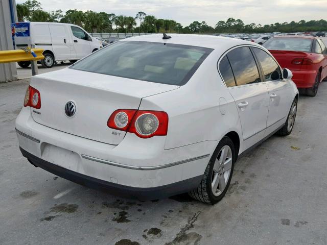 WVWAK73C48E210600 - 2008 VOLKSWAGEN PASSAT KOM WHITE photo 4