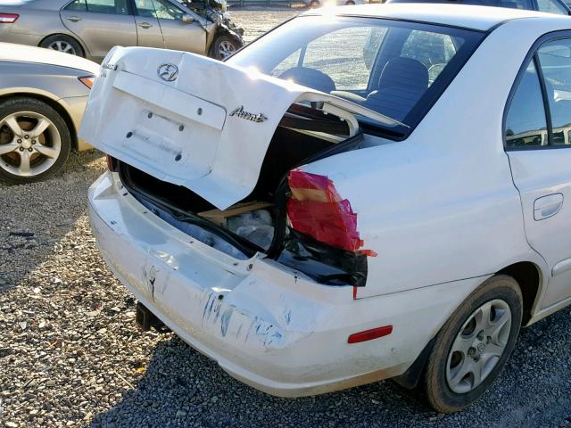 KMHCG45CX5U613306 - 2005 HYUNDAI ACCENT GL WHITE photo 9