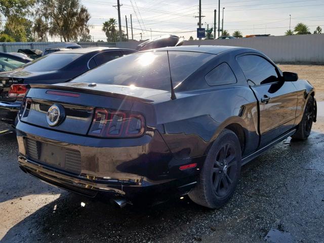 1ZVBP8AM6E5262469 - 2014 FORD MUSTANG BLACK photo 4