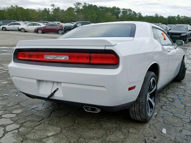 2C3CDYAG8CH257651 - 2012 DODGE CHALLENGER WHITE photo 4