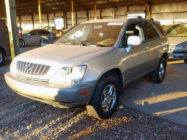 JTJGF10U320137200 - 2002 LEXUS RX 300 BEIGE photo 2