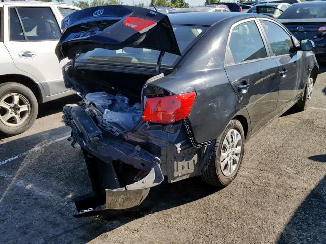 KNAFU4A26D5666811 - 2013 KIA FORTE EX BLACK photo 4