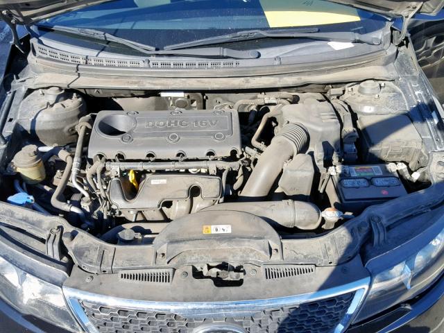 KNAFU4A26D5666811 - 2013 KIA FORTE EX BLACK photo 7