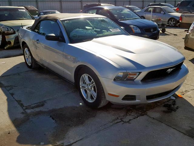 1ZVBP8EM9C5207585 - 2012 FORD MUSTANG SILVER photo 1