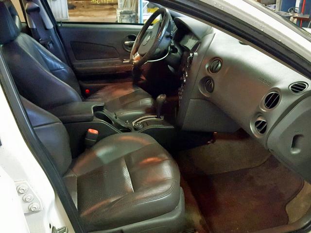 2G2WS522241173100 - 2004 PONTIAC GRAND PRIX WHITE photo 5