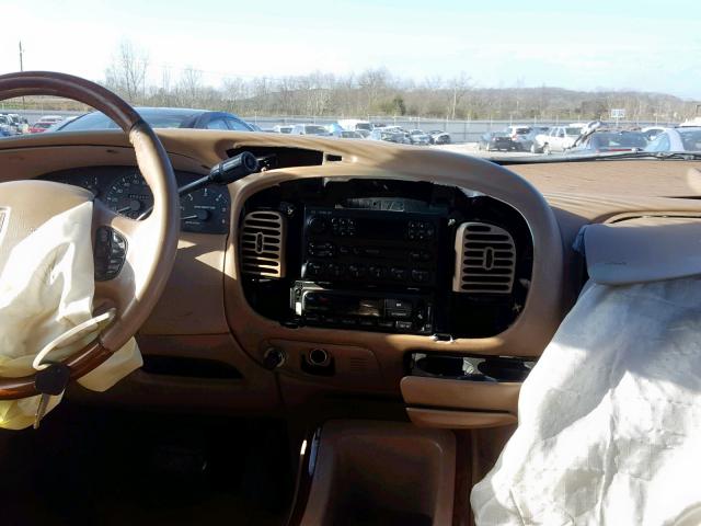 5LMRU27LXWLJ46896 - 1998 LINCOLN NAVIGATOR Қара фото 9