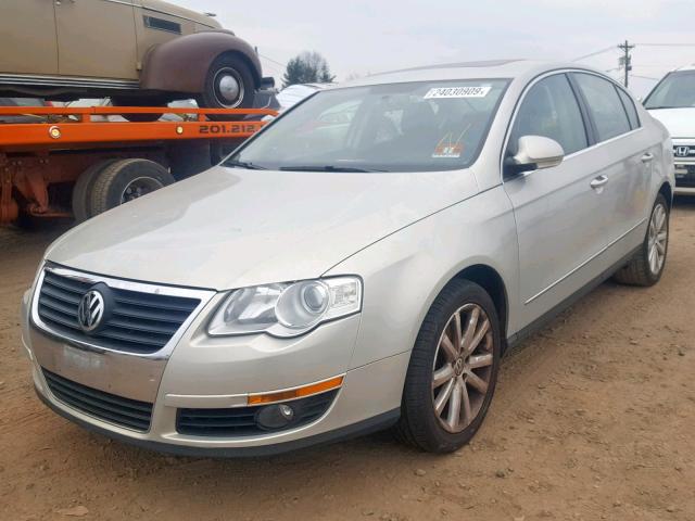 WVWJM7ANXAE108920 - 2010 VOLKSWAGEN PASSAT KOM SILVER photo 2