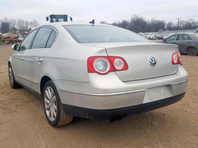 WVWJM7ANXAE108920 - 2010 VOLKSWAGEN PASSAT KOM SILVER photo 3