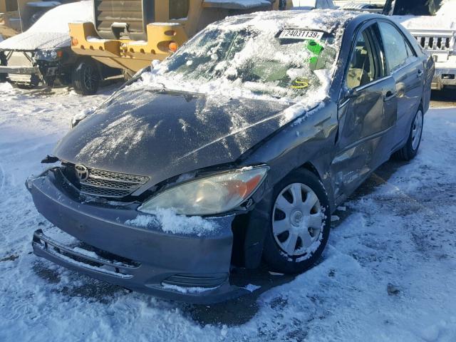 4T1BE32K24U842858 - 2004 TOYOTA CAMRY LE GRAY photo 2