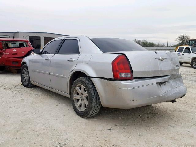 2C3KA53G67H743428 - 2007 CHRYSLER 300 TOURIN SILVER photo 3