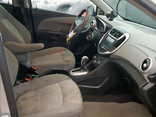 1G1JB5SH5H4103796 - 2017 CHEVROLET SONIC LS SILVER photo 5