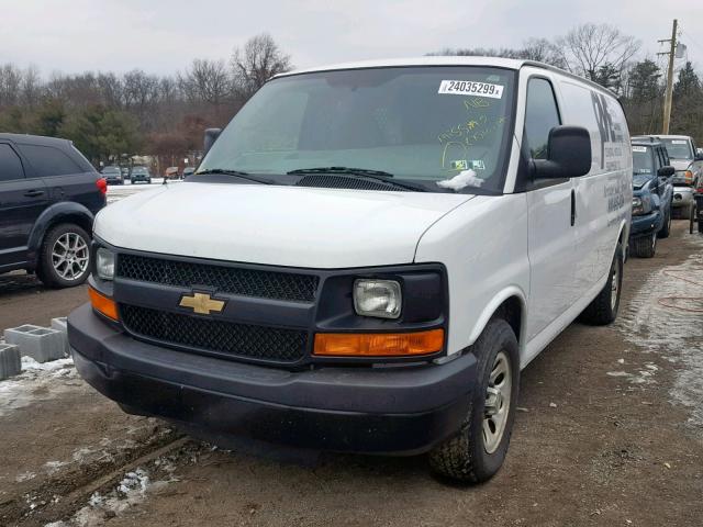 1GCUHAD44A1154820 - 2010 CHEVROLET EXPRESS G1 WHITE photo 2