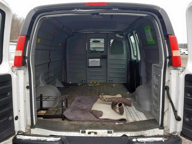 1GCUHAD44A1154820 - 2010 CHEVROLET EXPRESS G1 WHITE photo 6