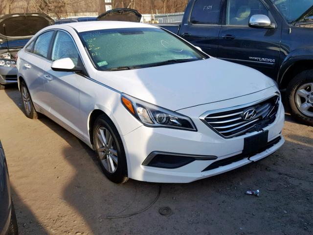 5NPE24AF5GH417413 - 2016 HYUNDAI SONATA SE WHITE photo 1