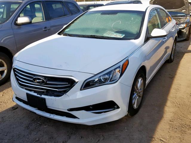 5NPE24AF5GH417413 - 2016 HYUNDAI SONATA SE WHITE photo 2