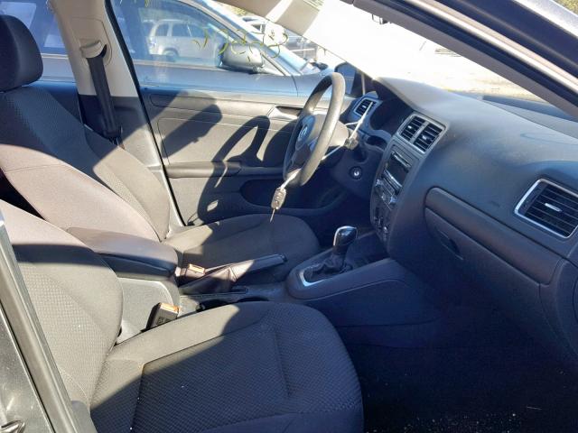 3VW2K7AJ3DM287059 - 2013 VOLKSWAGEN JETTA BASE Մոխրագույն լուսանկար 5