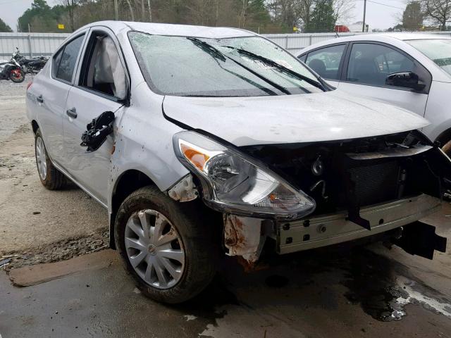 3N1CN7AP6JL810288 - 2018 NISSAN VERSA S SILVER photo 1