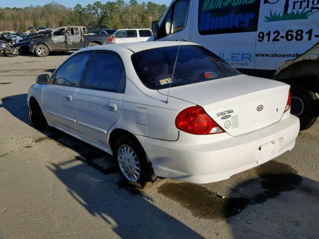 KNAFB121845315635 - 2004 KIA SPECTRA BA WHITE photo 3