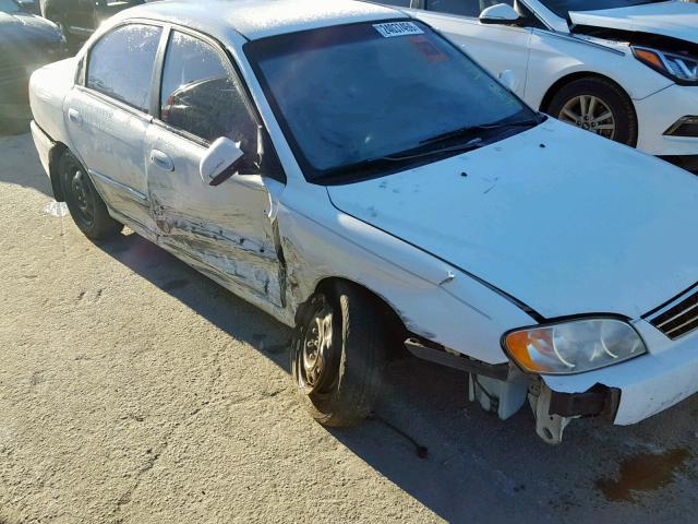 KNAFB121845315635 - 2004 KIA SPECTRA BA WHITE photo 9