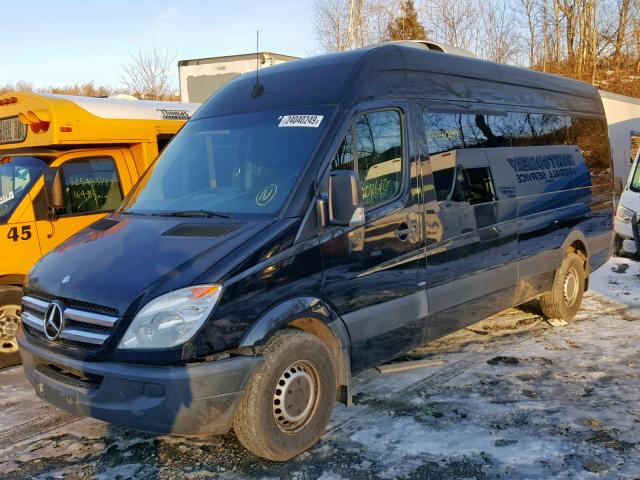 WDZPE8CC1C5661497 - 2012 MERCEDES-BENZ SPRINTER 2 BLACK photo 2