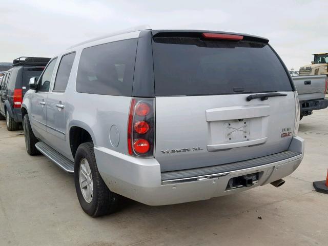 1GKS1MEF6DR369073 - 2013 GMC YUKON XL D SILVER photo 3