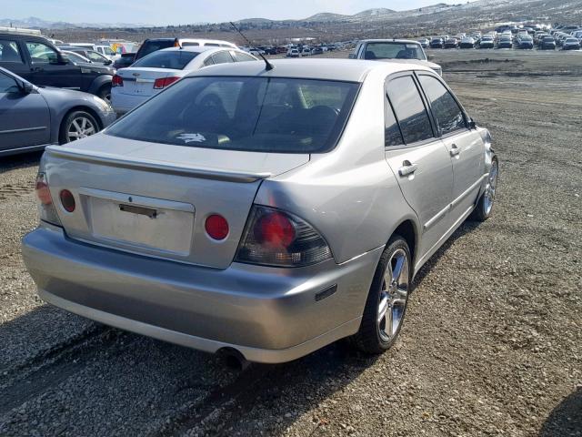 JTHBD192620043606 - 2002 LEXUS IS 300 SILVER photo 4