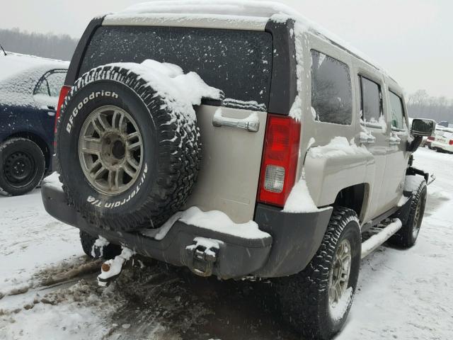 5GTDN136368316343 - 2006 HUMMER H3 TAN photo 4