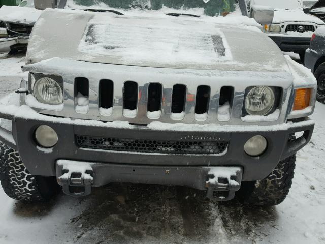 5GTDN136368316343 - 2006 HUMMER H3 TAN photo 7