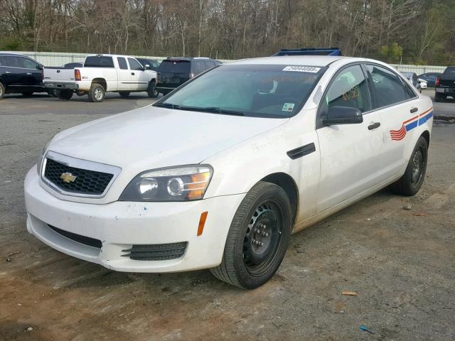 6G1MK5U36CL658627 - 2012 CHEVROLET CAPRICE PO WHITE photo 2