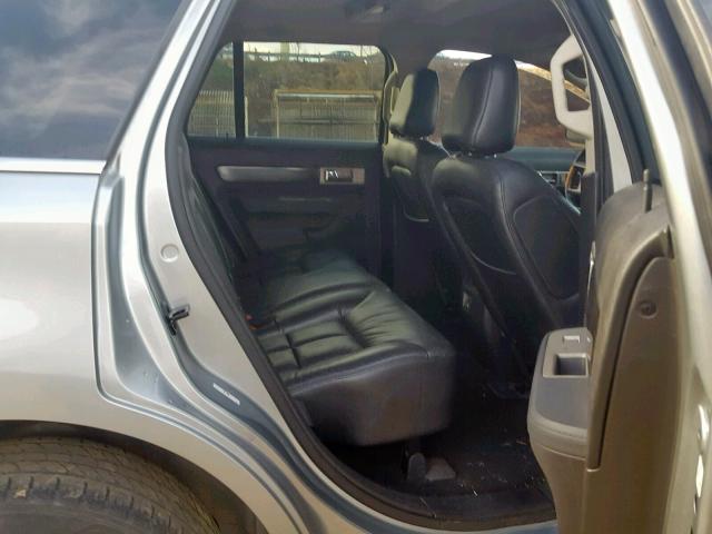 2LMDU68C67BJ25469 - 2007 LINCOLN MKX SILVER photo 6