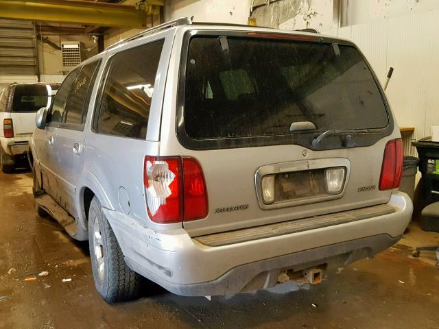5LMPU28L4WLJ62047 - 1998 LINCOLN NAVIGATOR Gümüş foto 3