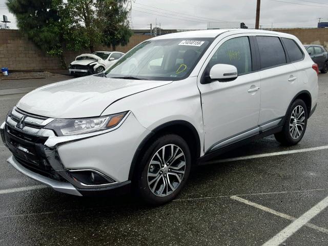 JA4AD3A34JZ040205 - 2018 MITSUBISHI OUTLANDER WHITE photo 2