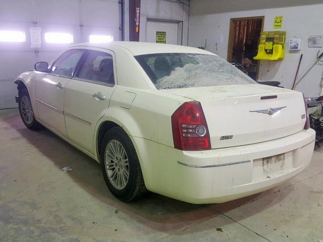 2C3CA4CD4AH153921 - 2010 CHRYSLER 300 TOURIN CREAM photo 3