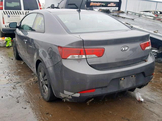 KNAFU6A25D5709319 - 2013 KIA FORTE EX GRAY photo 3