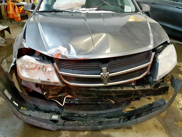 1B3LC46B09N568013 - 2009 DODGE AVENGER SE SILVER photo 9