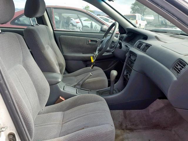 JT2BG22K0Y0383439 - 2000 TOYOTA CAMRY CE WHITE photo 5