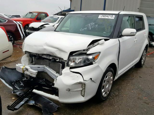 JTLZE4FEXFJ074472 - 2015 TOYOTA SCION XB WHITE photo 2
