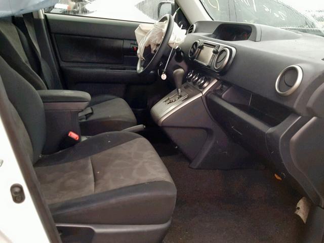 JTLZE4FEXFJ074472 - 2015 TOYOTA SCION XB WHITE photo 5