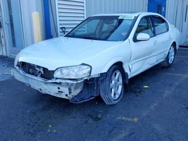 JN1CA31D41T604098 - 2001 NISSAN MAXIMA GXE WHITE photo 2