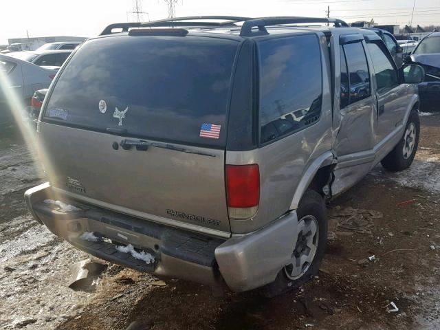 1GNDT13W72K102361 - 2002 CHEVROLET BLAZER CREAM photo 4