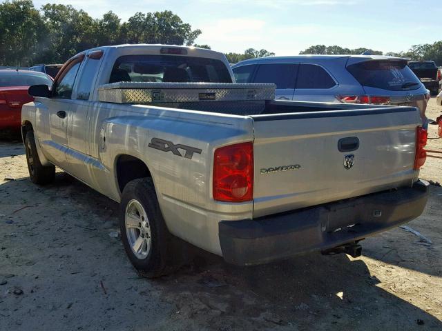 1D7HE32K88S501874 - 2008 DODGE DAKOTA SXT SILVER photo 3