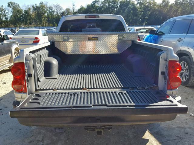 1D7HE32K88S501874 - 2008 DODGE DAKOTA SXT SILVER photo 9