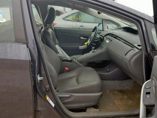 JTDKN3DU8B1375446 - 2011 TOYOTA PRIUS 灰色 照片 5